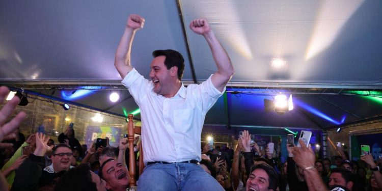 Ratinho Junior é reeleito governador do Paraná