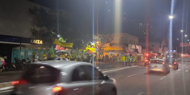 Forças de segurança trabalham para que avenidas não voltem a ser fechadas por manifestantes