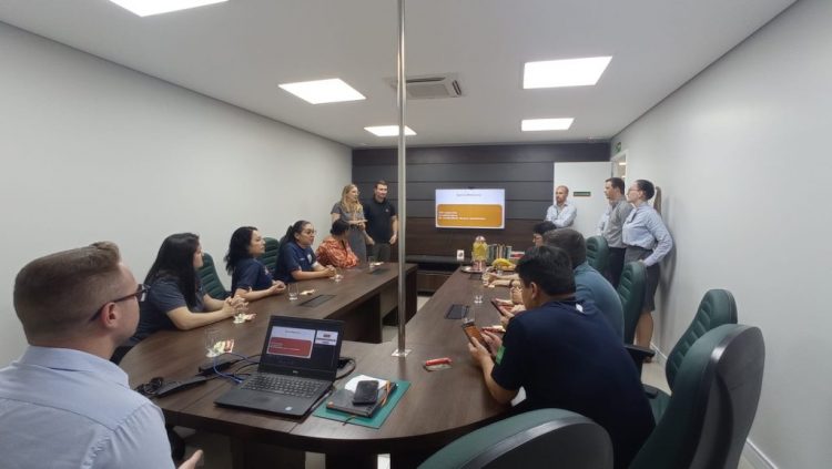 Em projeto de intercâmbio, Cresol Conexão recebe cooperativas do Equador