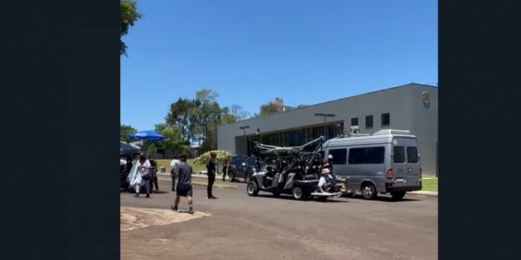 Netflix grava cenas de série na PF em Foz do Iguaçu