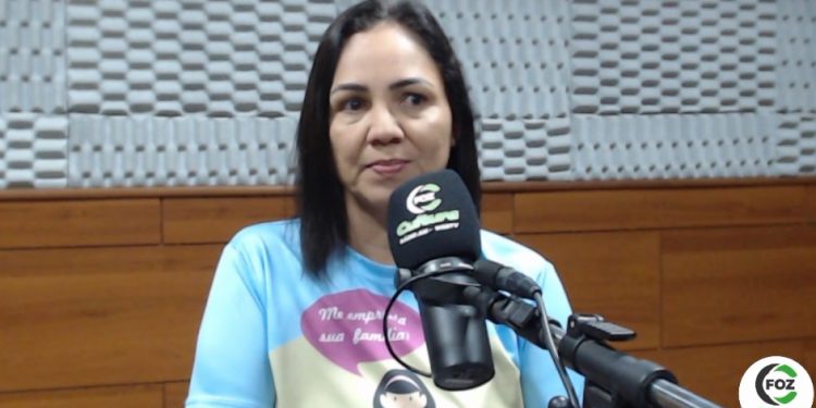 Me empresta a sua família?