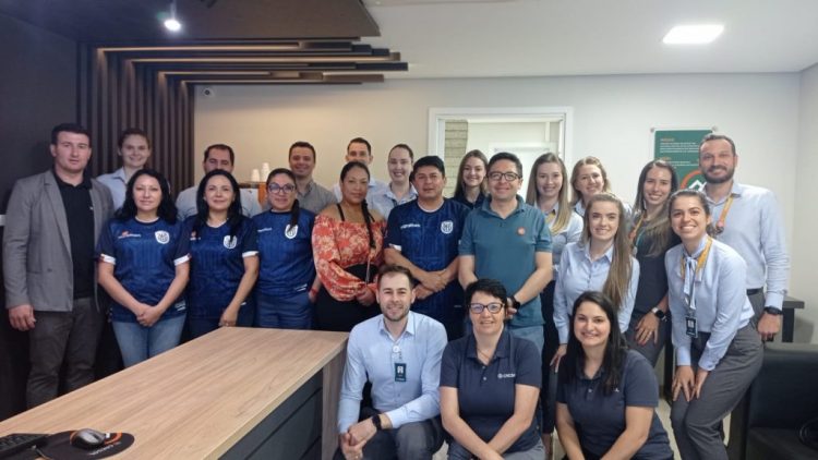 Em projeto de intercâmbio, Cresol Conexão recebe cooperativas do Equador