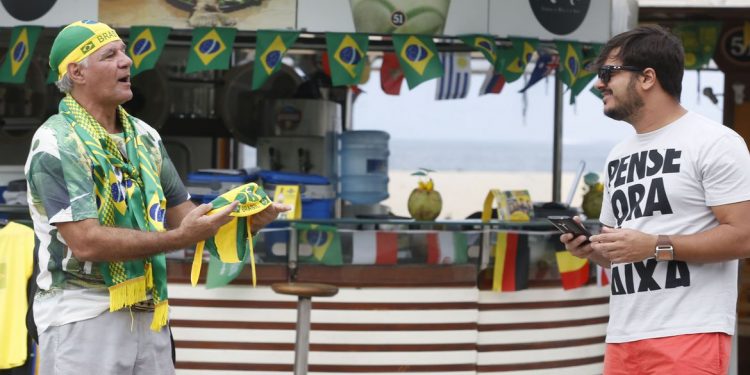 Advogado trabalhista explica direito a folgas em dias de jogos da Copa