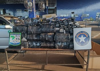 Fiscais da Receita Federal apreendem 400 kg de maconha