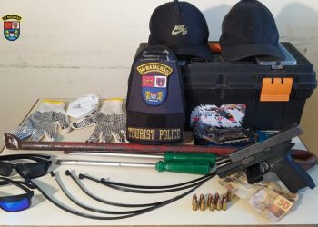 PM prende em flagrante assaltantes em shopping na Avenida das Cataratas