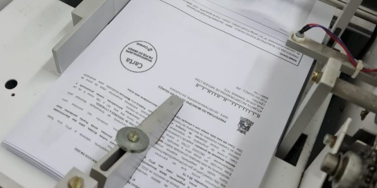 Cartas do IPTU em atraso começam a ser entregues a contribuintes de Foz do Iguaçu