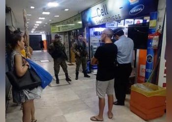 Turista catarinense foi obrigado a comprar mercadorias em loja do Paraguai