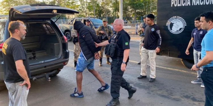 Nigeriano detido em Cidade do Leste é entregue à Polícia Federal