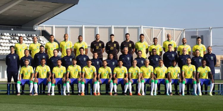 Seleção brasileira chega ao Catar para a Copa do Mundo