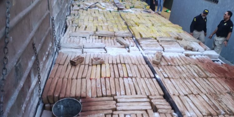 PRF apreende grande quantidade de maconha em Santa Terezinha de Itaipu