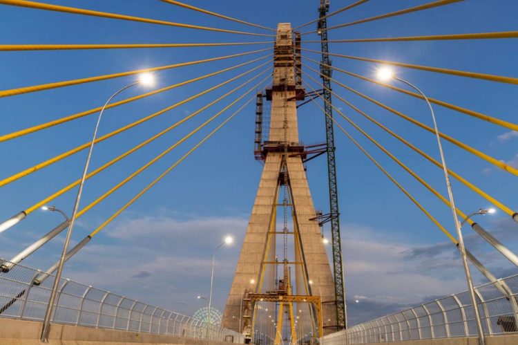 Ponte da Integração inicia testes de iluminação