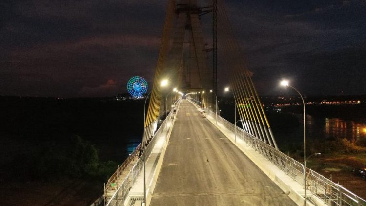 Ponte da Integração inicia testes de iluminação