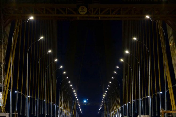 Ponte da Integração inicia testes de iluminação