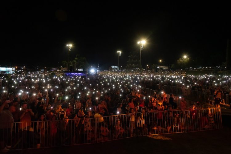 Abertura do Natal no Gramadão consagra Foz como um destino das festas de fim de ano