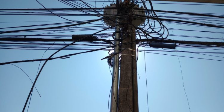 Furto de cabos afeta telefonia e internet em Foz