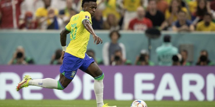 Brasil tenta manter escrita diante da Croácia para chegar à semifinal