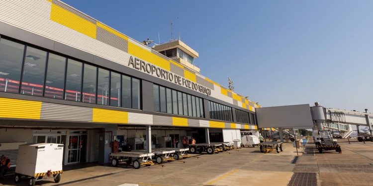 Mais de 160 mil pessoas devem passar pelo Aeroporto de Foz neste final de ano
