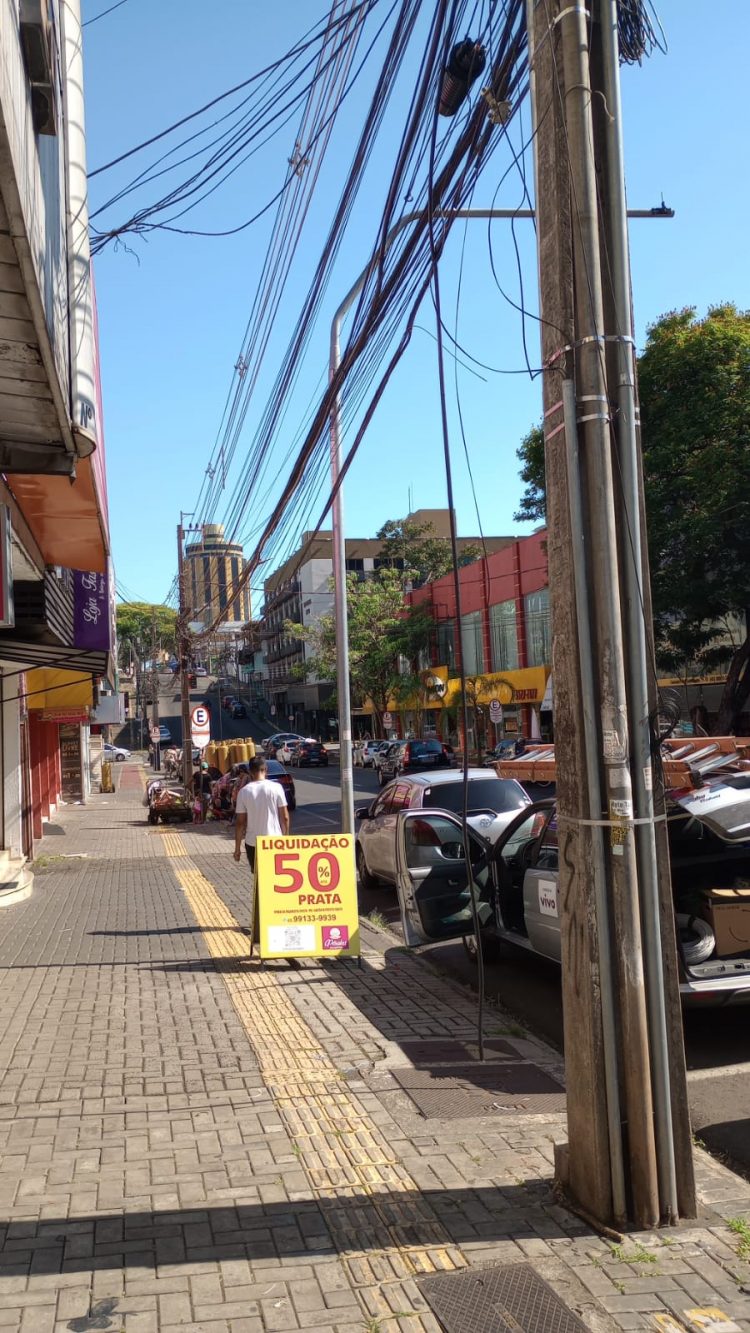 Furto de cabos afeta telefonia e internet em Foz