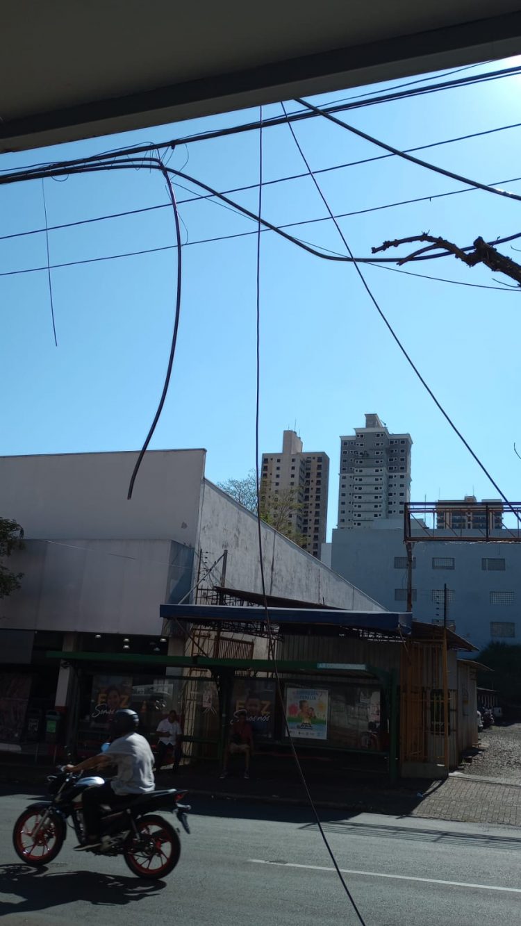 Furto de cabos afeta telefonia e internet em Foz