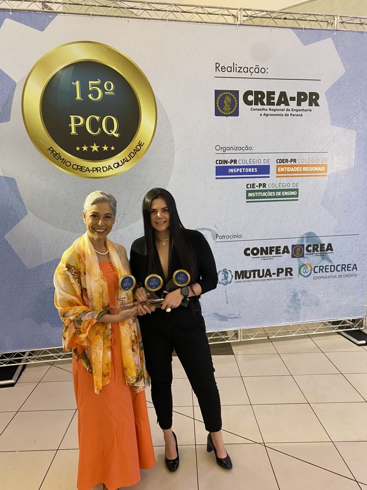 AEFI recebe prêmios pelos projetos e desempenho em Foz do Iguaçu.