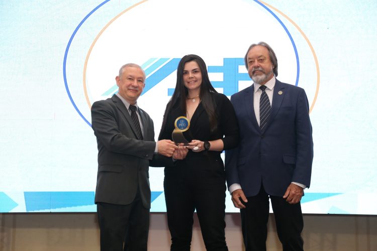 AEFI recebe prêmios pelos projetos e desempenho em Foz do Iguaçu.