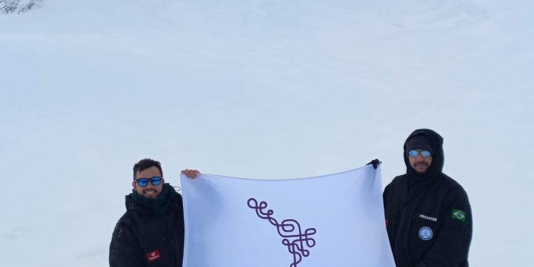 Pesquisador da Unila chega na Antártica para realizar coletas de amostras para pesquisas