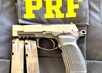 PRF prende homem com pistola nos arredores do Jardim Jupira em Foz do Iguaçu