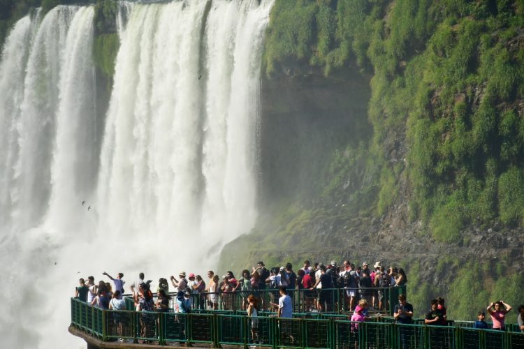 Parque Nacional do Iguaçu recebeu 1.434.308 visitantes de 148 países no ano de 2022