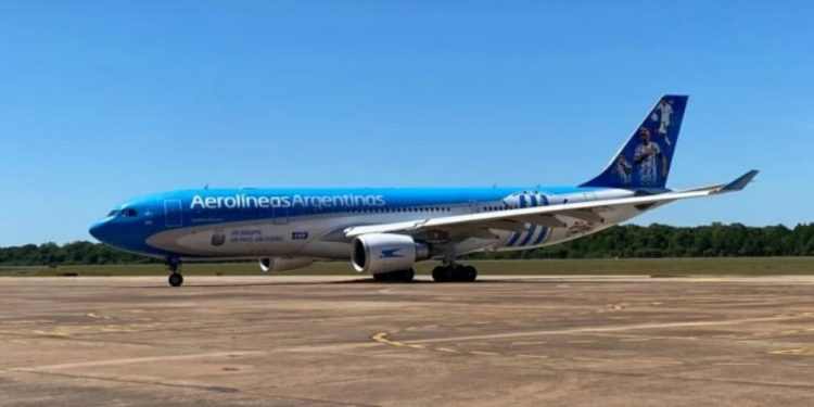 Avião da Seleção Argentina pousa na fronteira