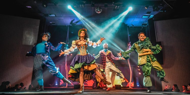 Espetáculo LEVITY se apresenta no Hotel Bourbon, em Foz