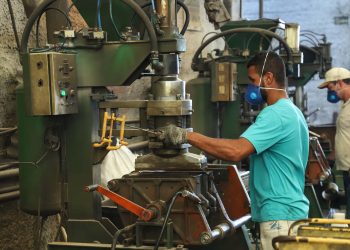 Com 4.832 vagas em novembro, Paraná segue como o Estado que mais emprega no Sul