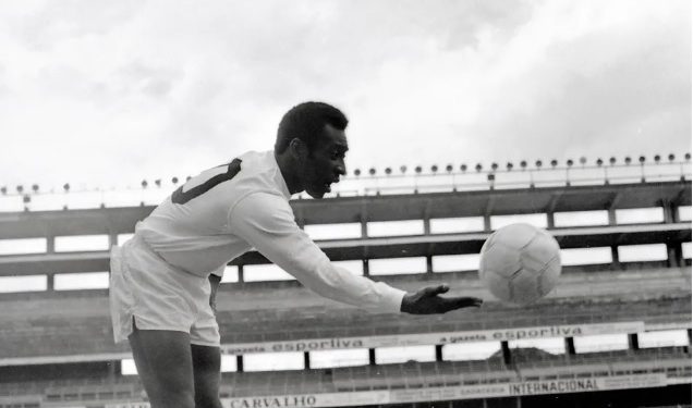 Pelé, atleta do século, morre em São Paulo aos 82 anos