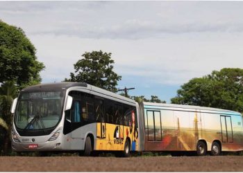 Novo ônibus da Visac homenageia atrativos de Foz