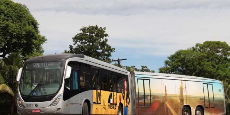 Novo ônibus da Visac homenageia atrativos de Foz