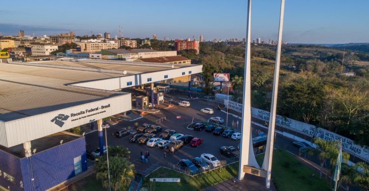 Trade turístico e Polícia Federal buscam acelerar o tempo para controle migratório