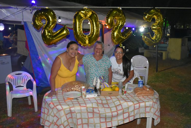 Réveillon 2023 encanta e emociona os milhares que escolheram o Balneário Ipiranga para a virada do ano