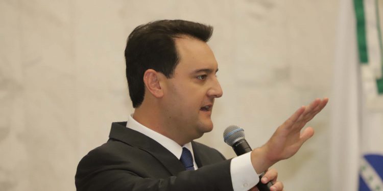 Ratinho Junior e Darci Piana tomam posse para mais quatro anos de mandato