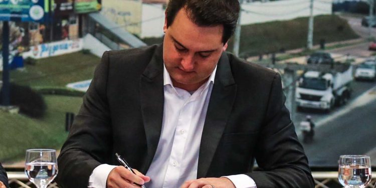 Governador anuncia secretário do Trabalho e diretores do Detran, Celepar, Amep e Portos