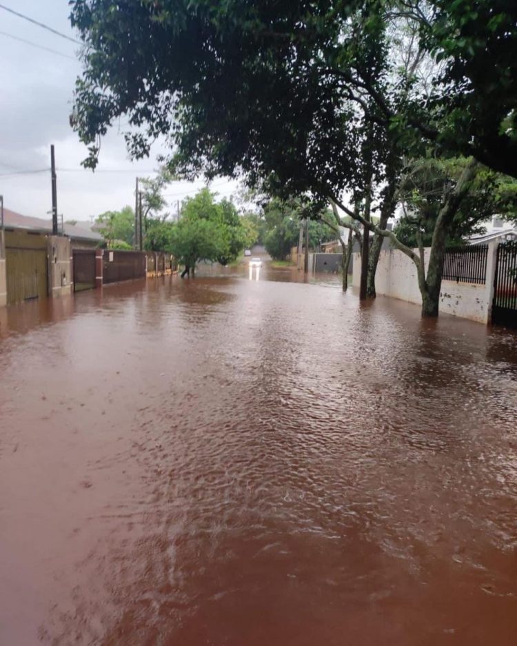 Obras explica motivo dos alagamentos em Foz do Iguaçu