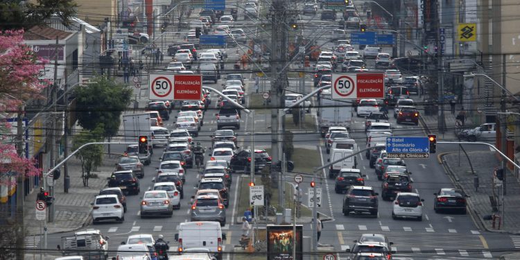 IPVA 2023: confira a quantidade de veículos tributáveis por município no Paraná