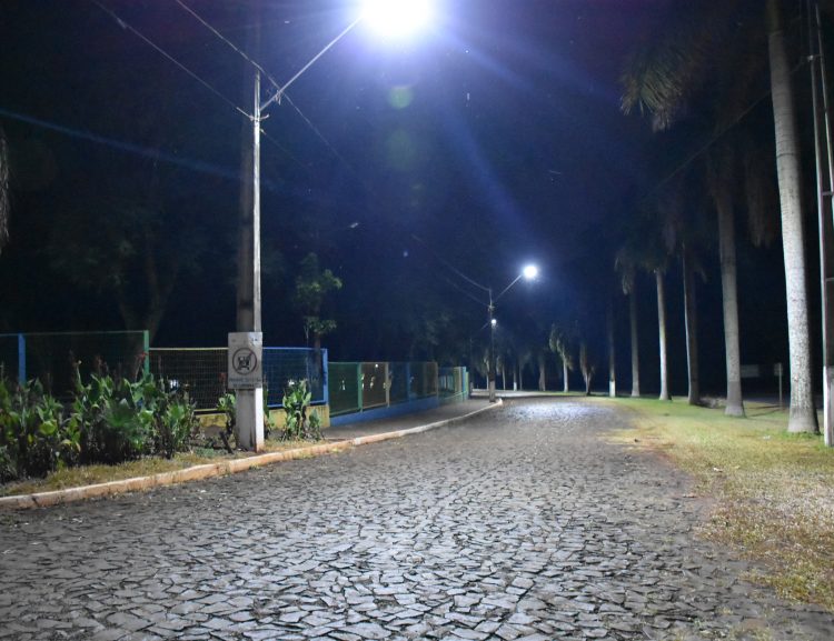 Governo Municipal inicia substituição das lâmpadas da iluminação pública por LED