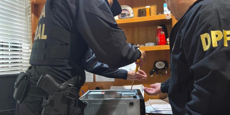 Polícia Federal deflagra a 3ª fase da Operação Lesa Pátria para identificar participantes dos ataques no dia 8/1