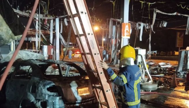 Erro ao abastecer veículo acaba em incêndio em posto de combustível