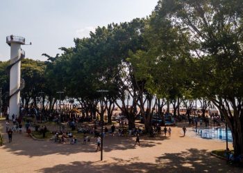 Praia de Santa Terezinha de Itaipu recebeu número expressivo de visitantes no último final de semana do ano 2022