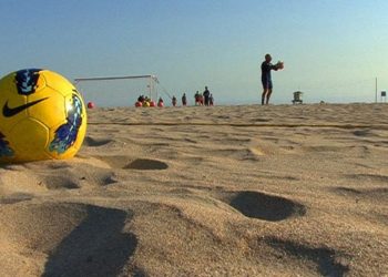 Prainha de Três Lagoas receberá disputas finais do futebol de areia neste domingo