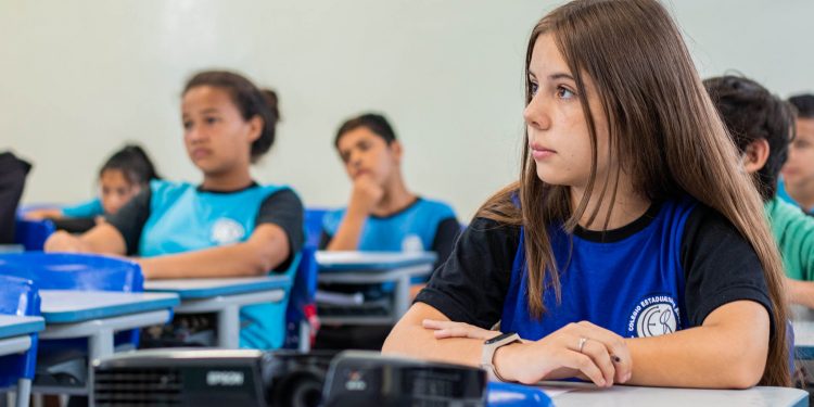 Estudantes que perderam o prazo ainda podem se matricular na rede estadual