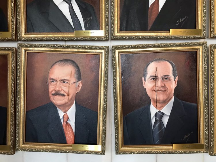 Indignação define o sentimento do autor de quadros danificados na galeria do Senado