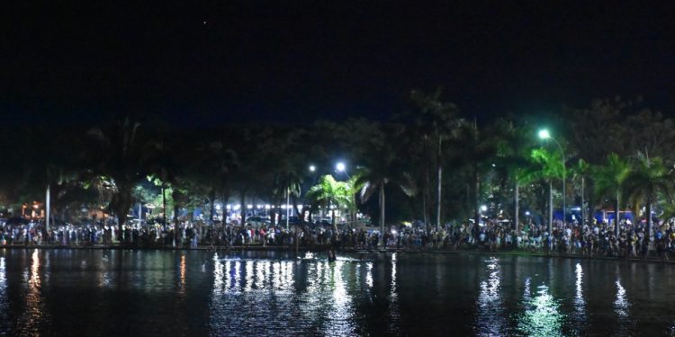 Réveillon 2023 encanta e emociona os milhares que escolheram o Balneário Ipiranga para a virada do ano