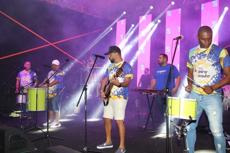 Mais de 35 mil pessoas participaram do carnaval na Praça da Paz