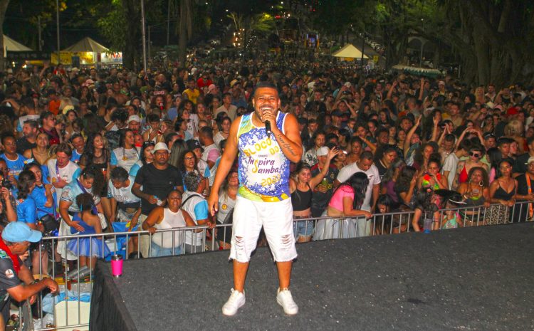 Mais de 35 mil pessoas participaram do carnaval na Praça da Paz